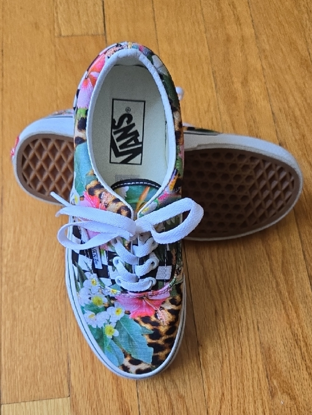 Vans Women' Floral Checkerboard Lace-Up Sneakers - Multicolor - Picture 4 of 11